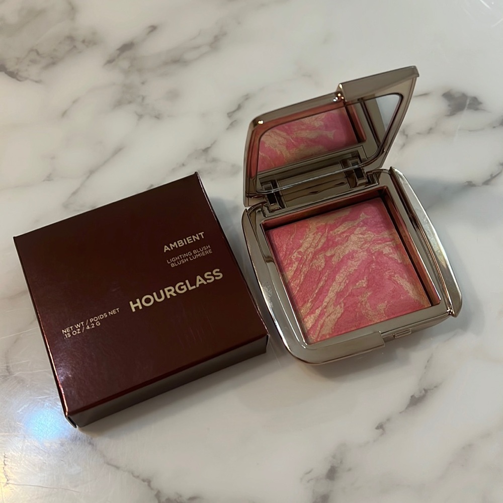 Hourglass Ambient Lighting Blush in Luminous Flush